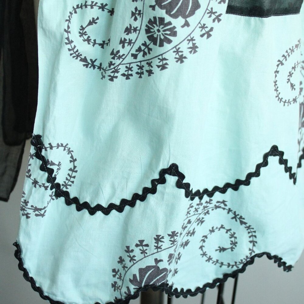 Vintage 1960s Apron, Mint Green and Black Cotton Half Apron with Ricrac Trim - Picture 10 of 10